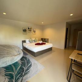 Cozy 1-Bedroom apartment โรงแรมในหาดสุรินทร์