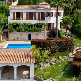Beautiful Spacious Villa with Mountain View and Private Pool, hotel in Calonge