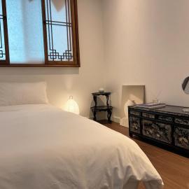 Seoul Station ㅣThe interior of a hanok with a terrace