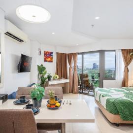 Comfort Studio at Tambuli Residences Ocean View by Dominik Studio Apartment with Pool Access & Balcony in Mactan
