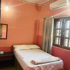 Hotel ViceRoy, hotel din Butwāl