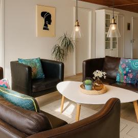 Havhuset I Øster Hurup - i byen, ved stranden, hotel din Øster Hurup