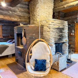 Cabin bear's hide