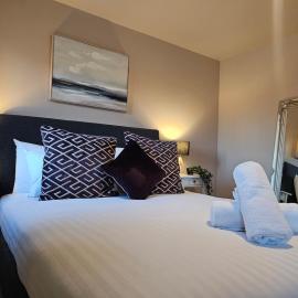 Spacious 3-Storey Home from Home in Hetton le Hole