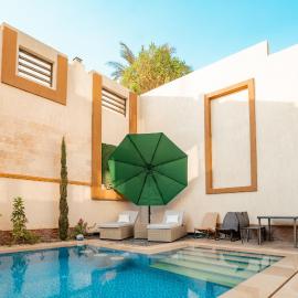 Luxury Accommodation, hotel in Sheikh Zayed