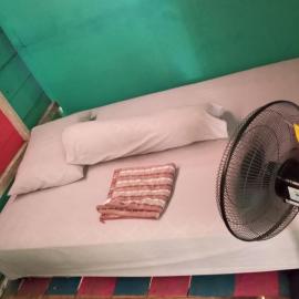 Surf House Hostel, hotel sa Pulau Sarang