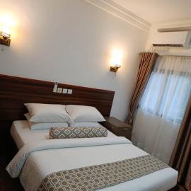 Guims Hôtel, hotell i Douala