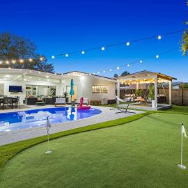 5BR Villa with Heated Pool, Firepit and 10mins to Beach, hotel u gradu Highland Lakes