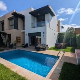 Villa 3-bedroom with Private Pool in Tamaris, hotel in Tamaris