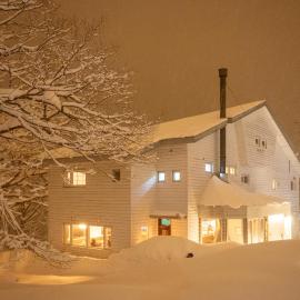 Raicho Lodge Madarao, hotel in Iiyama