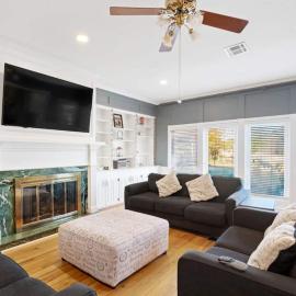 Modern Br Near Medical Center