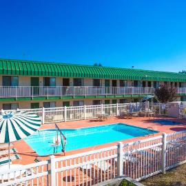 University Inn Fresno โรงแรมในเฟรสโน