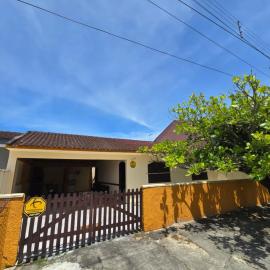 Casa em Shangri-la próxima ao mar, hotel in Pontal do Paraná