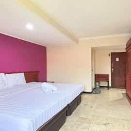 Hotel Pasar Besar RedPartner near Tugu Pahlawan