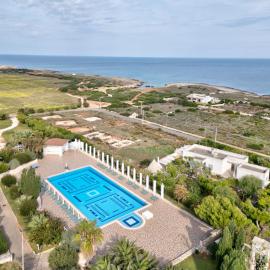 Calanca Apulian Residence, hotel v mestu Torre Santa Sabina