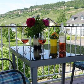 Weingut Pension Heinz Dostert, Hotel in Nittel