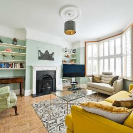 Chic House With Free Parking and Private Backyard