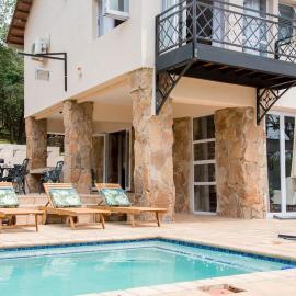 Le Opstal, a Scenic Farm Stay near Rustenburg, hotel v destinaci Rustenburg