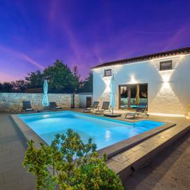 Villa Anita - Krmed by Istrialux, hotel Krmedben