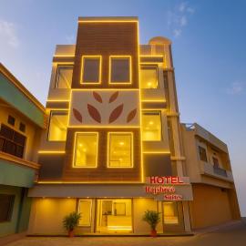 Viesnīca Hotel Rajshree Suites - 1 KMs from Shri Mahakaleshwar Temple pilsētā Udžaina