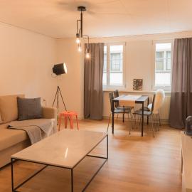 Stylish Apartment in the Heart of Zug by Airhome, hotel a Zug