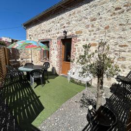 Jolie maisonnette, hotel u gradu 'Barenton-Bugny'