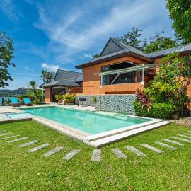 Seafront 5BR Pool Villa Nambo in Panwa