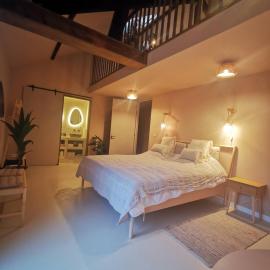 Mera Luxe Wellness B&B, Ibiza-Bohemian Style Suites, Adults Only, optioneel prive Outdoor Wellness, Massage, Vuurkorf, gratis fles Wijn of Bubbels, hotel i America