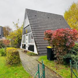 Eulenburg am Reuthsee Nurdachhaus mit Garten, hotel in Sulzdorf an der Lederhecke