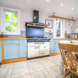 Broadstairs - Spacious 5 bed 2bth Heritage House - Beach -Cafes- Restaurants, ξενοδοχείο σε Broadstairs