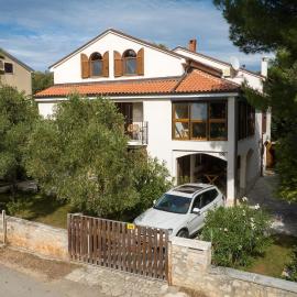 Cozy Apartment In Mali Losinj With Wifi