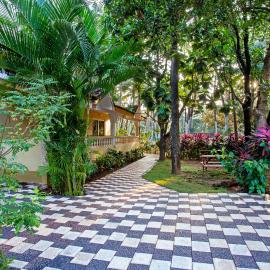 Hill Top Goa Lodge, hotel v mestu Vagator