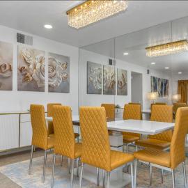 Bright and Stylish Downtown Condo 4 Beds, 2BR and 2BA, hotel in Palm Springs