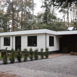 Natuurhuisje Vechtdal Bungalow met privé sauna zwemmeer en houthaard, Hotel in Vilsteren