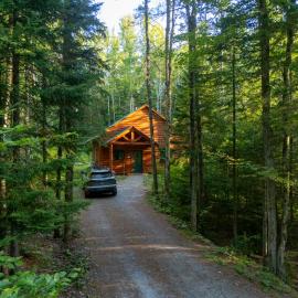 Robert Frost Mountain Cabins، فندق في ميدلبوري