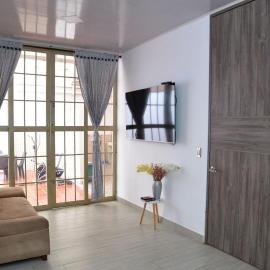 Casa jardin completa con parqueadero privado, hotel in Ibagué