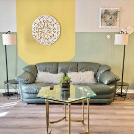 NEW ENTIRE PLACE COZY QUIET 2b2b TOWNHOUSE SP1275, hotel in Norcross