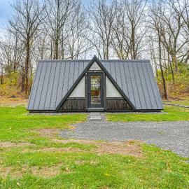 5 Mi to Wine Trails: Finger Lakes Tiny Home, khách sạn ở Ovid