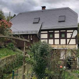 Kleines gemütliches Fachwerkhaus für vier Gäste, hotel in Reinhardtsdorf