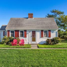 Bright North Truro Cottage #6 by the Bay