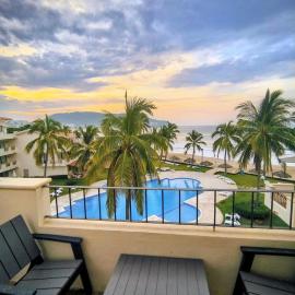 Frente al Mar totalmente remodelado para 6 personas, hotel em Ixtapa