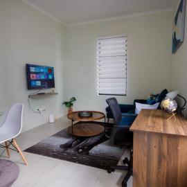 PC Luxe Stays exquisite apartments, hotelli kohteessa Erand