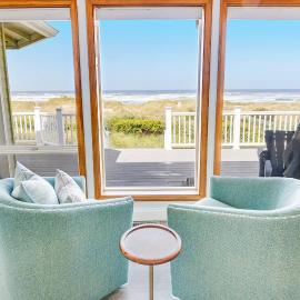 Viesnīca Ocean Front with Hot Tub, Dog Friendly! Beach Time pilsētā Valdporta