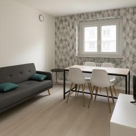 spacieux logement frontalier 150m, hotel em Uckange