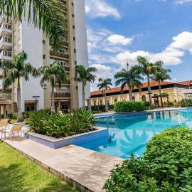 Incrível apto com infra de Clube no 4 Distrito!, hotel in Porto Alegre
