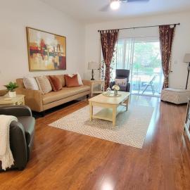 New In City Comfort Condo Getaway, hotel u gradu Gejnsvil