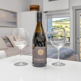 Vita Resort Vernon - Modern Studio on Okanagan Lake, готель у місті Вернон
