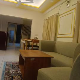 Sai palace inn 2 bhk furnished flat, hotell i Dāpuri