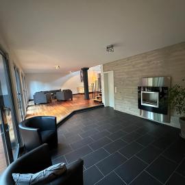 Design-Ferienhaus mit Garten, Kino & 5 Schlafzimmern