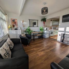 159, Two bed Chalet on Sunbeach Holiday Park - Sleeps 5, pet friendly - Onsite entertainment, SWIMMING PASSES INCLUDED - plus WiFi, bed linen and towels included - only 300m from the beach!, hotel v destinaci Scratby